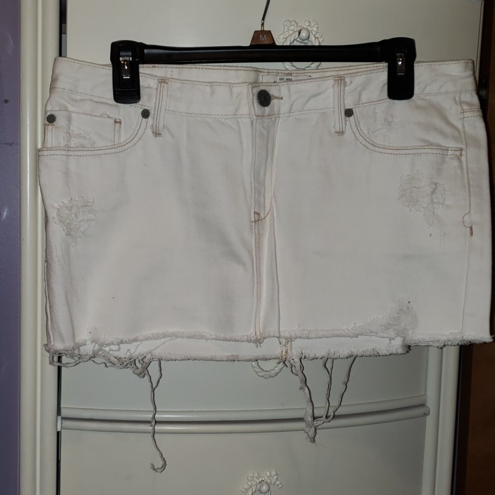 A&F White Denim Skirt Sz 8
